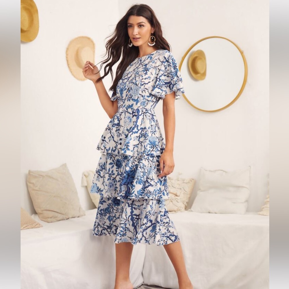 Size 2 (XS) Clasi Butterfly Sleeve Layered Hem Floral Dress